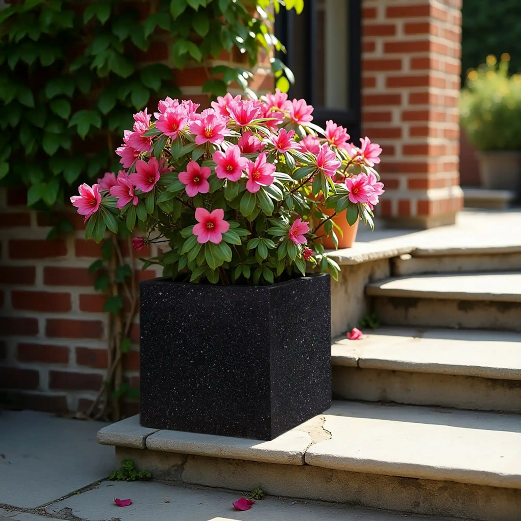 IDEALIST Lite Contemporary Flower Box Square Garden Planter, Light Concrete Outdoor Large Plant Pot H30 L30 W30 cm, 28L