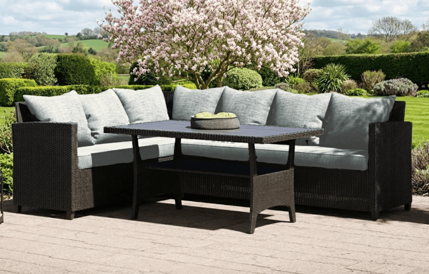 Stockholm 6 Seater Black Rattan Corner Set and Cover Bundle